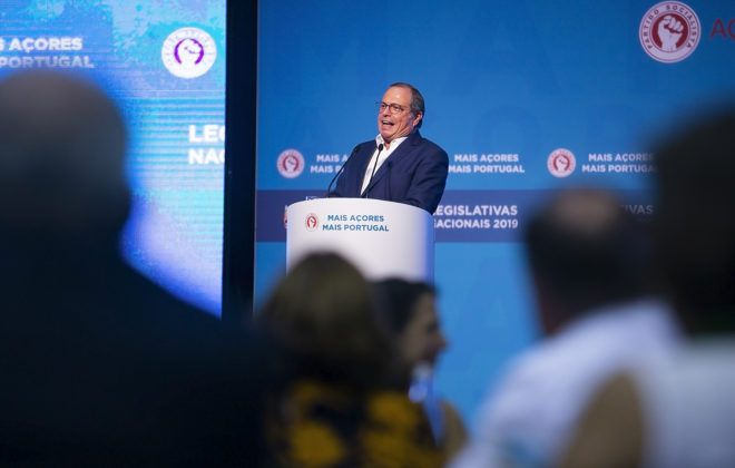 Carlos César pede “votação destacada” no PS para evitar desvios no caminho
